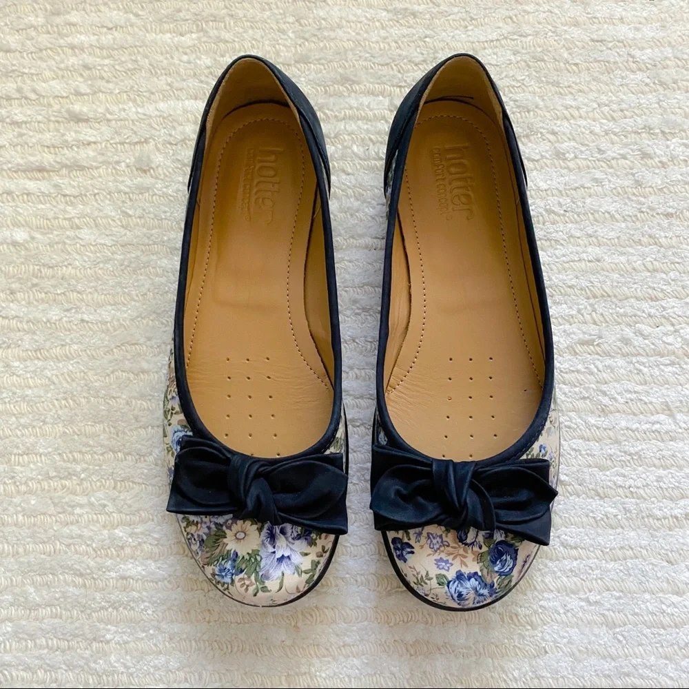 Hotter Original Jewel in navy floral